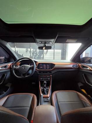 VOLKSWAGEN T-CROSS 1.0 200 TSI TOTAL FLEX COMFORTLINE AUTOMÁTICO